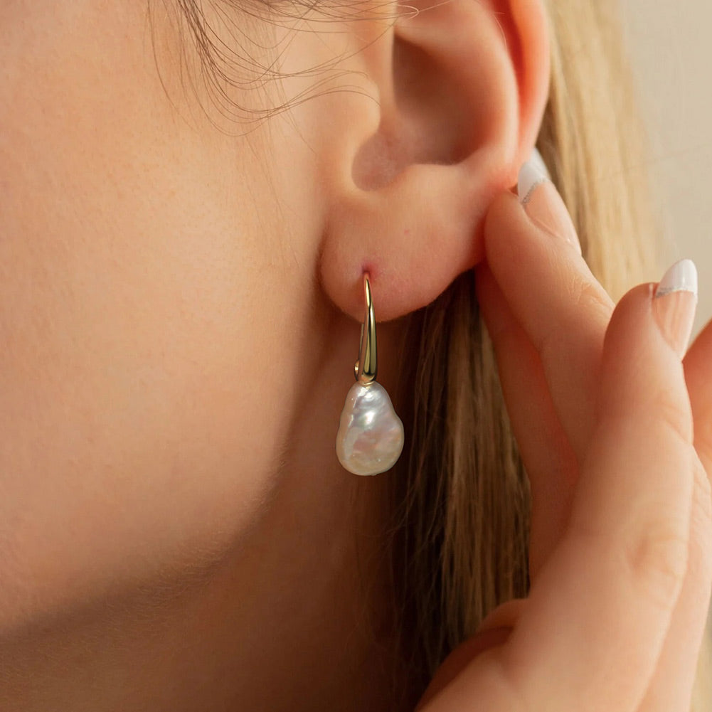 Celeste Pearls Earrings