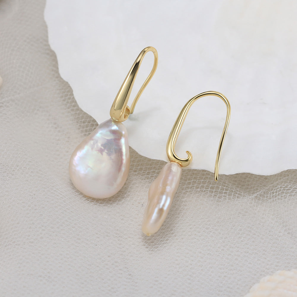 Celeste Pearls Earrings